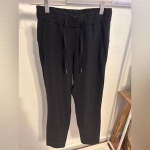 Lululemon on the fly jogger